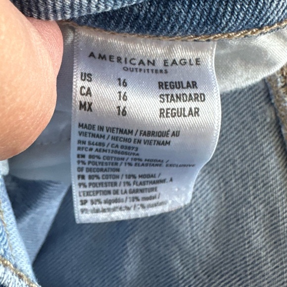 American Eagle Mom Straight Jean - Picture 4 of 5